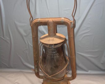 Vintage Dietz Monarch Lantern, New York (Glass globe has crack)