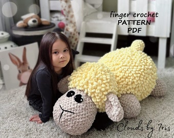 Puf Lamb | ottoman | Finger Crochet Pattern | loop yarn | New Year