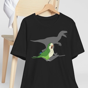 Grüner Mönchsittich T-Shirt: Velociraptor Papageienliebhaber Tee