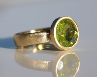 10mm Peridot Ring in 14K Matte Gold