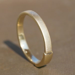 Solid Gold Men&#39;s Wedding Band with Thick Band