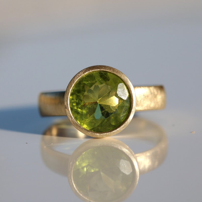 Peridot Ring in 14K Solid Gold, Chunky Gemstone Band Ring image 3