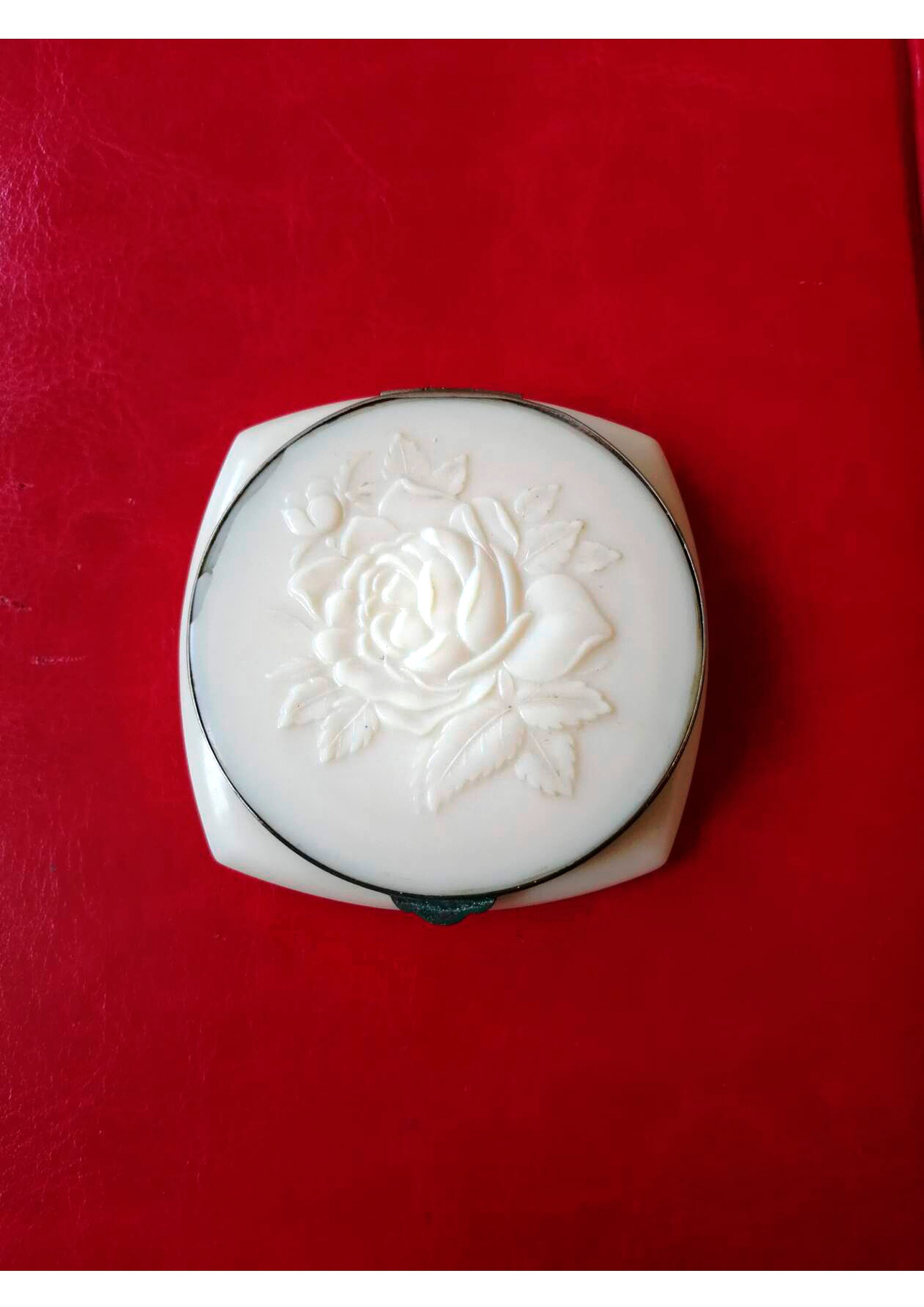 Powder box vintage powder box Old powder box Beautiful powder Etsy