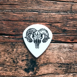 White Jazz III Ram Skull Guitar Pick | 1.14mm thickness