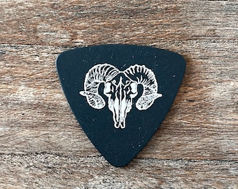Triangle Guitar Pick with Ram Skull Print | 1.14 mm thickness