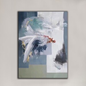 Puede incluir: Pintura abstracta de un pez blanco con acentos rojos y naranjas nadando en agua azul y verde. El pez est&aacute; rodeado de formas geom&eacute;tricas en tonos de azul, verde y blanco.