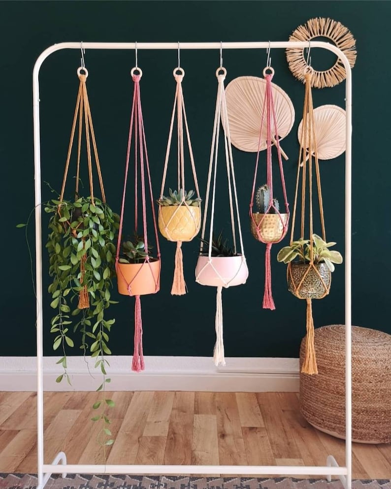 No frills flower basket, macrame flower basket, macrame plant hanger, flower basket