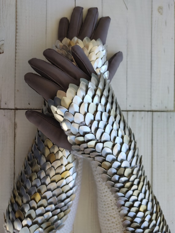 Flared Chainmail Gloves