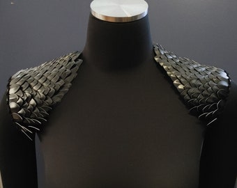 Dragon Scale Shoulders, Scalemail Epaulets, Knitted Dragon Scale Shoulders, Black