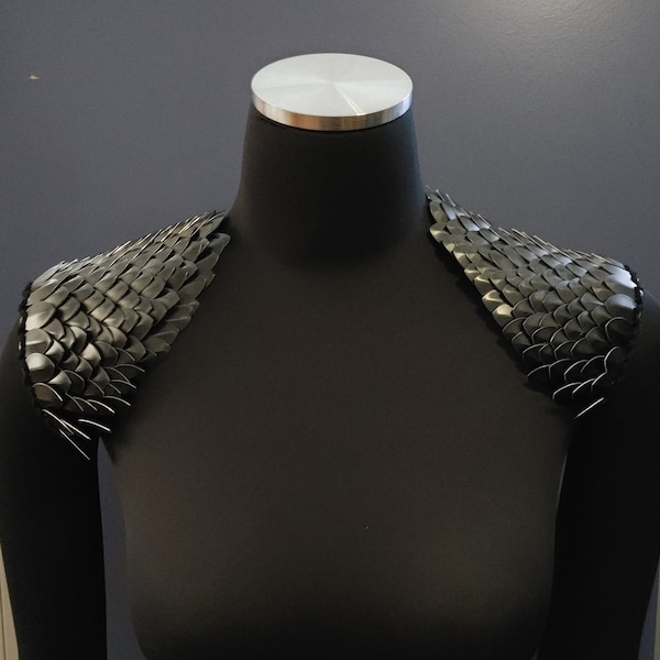 Dragon Scale Shoulders, Scalemail Epaulets, Knitted Dragon Scale Shoulders, Black