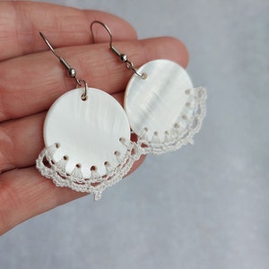 Earrings with mother-of-pearl, earrings with white shells, earrings - discs