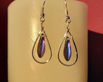 Boucles d’oreilles violettes rétro-éclairées changeant de couleur