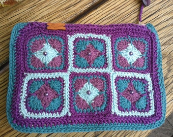 Kosmetiktasche gehäkelt, granny square mit Reissverschluß gehäkelt ca 22x13 x 2 cm