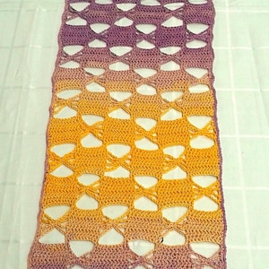 Crocheted bow pattern tablecloth, yellow and purple gradient, centerpiece, extravagant table runner, 100% cotton, 29 x 100 cm