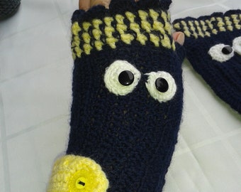 Menottes Minions taille 5-6,5 crochetées en laine vierge