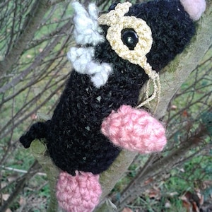 Crocheted mole, Günter the little crocheted mole with glasses