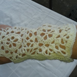 Gants de marché pour stylos d'école à la main avec dentelle crochetée en pure laine vierge blanche, 18 cm de long, 24 cm de circonférence image 1