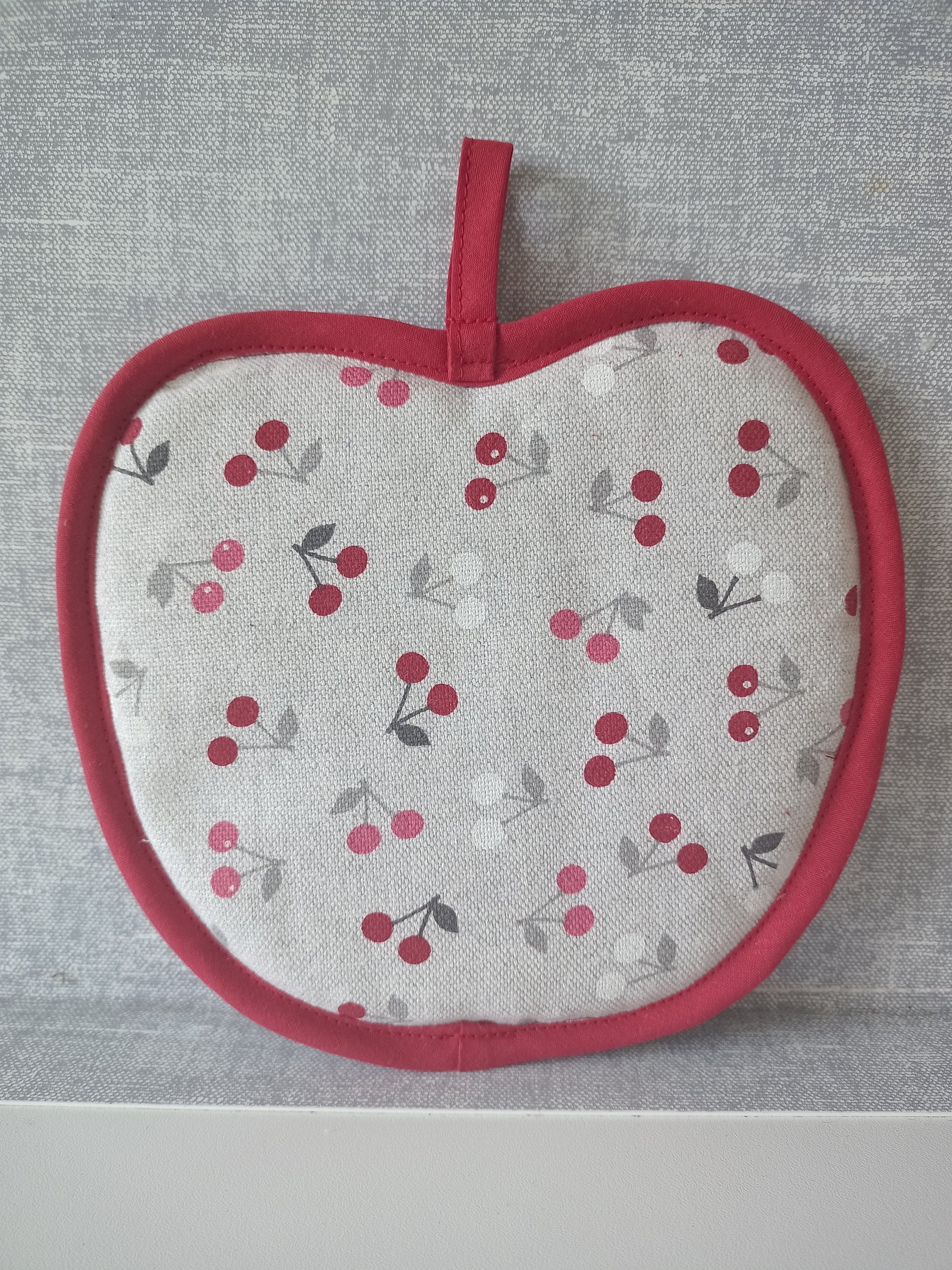 Manique Pomme Motif Cerise