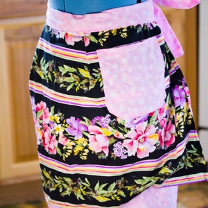 Half Apron Vintage Style Pink Flowers Unisex Functional Kitchen Apron