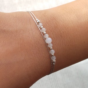 Pulsera de plata con piedra lunar, delicada pulsera en capas, pulsera de cristal apilable, pulsera fina para mujer, pulsera de hebras, regalo de joyería de plata.