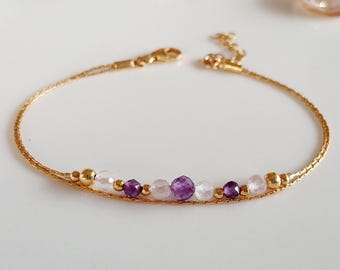 ゴールドアメジストとクリアローズクォーツのブレスレット、レイヤードブレスレット、重ね付け可能なクリスタルブレスレット、女性用薄型ブレスレット、宝石ゴールドジュエリーギフト