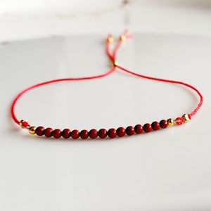 Bracelet cordon rempli d&#39;or, bijoux en soie mince, bracelet maigre en jaspe rouge en cristal, cadeau d&#39;énergie pour elle, protection des empathes, chakra racine de la créativité