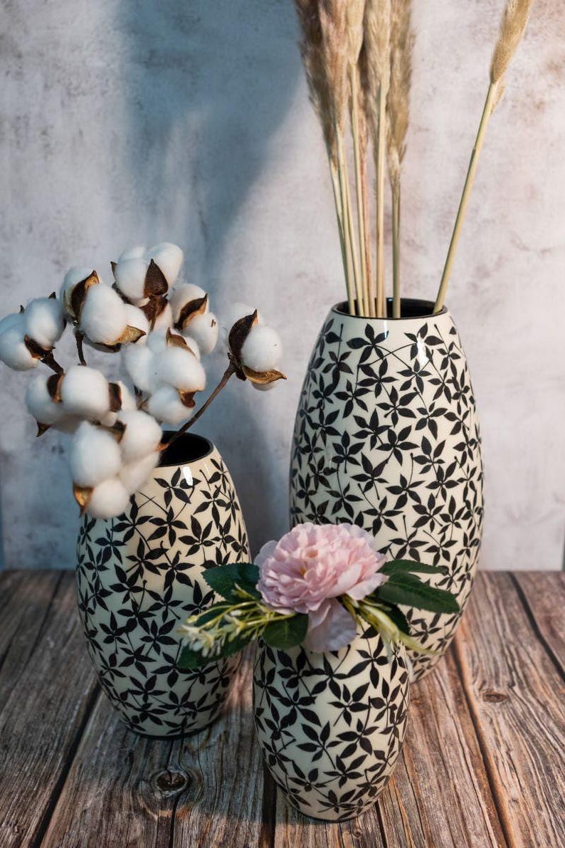 Handgegooide vaas, zwart-witte vaas, hoge bloemenvaas, rustieke vaas, handgemaakt primitief herfstdecor, cadeau nieuwe huiseigenaar afbeelding 7