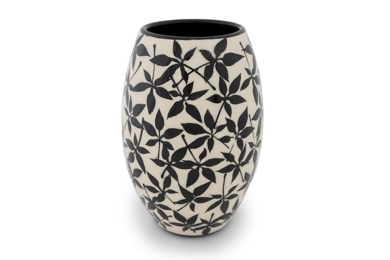 Handgegooide vaas, zwart-witte vaas, hoge bloemenvaas, rustieke vaas, handgemaakt primitief herfstdecor, cadeau nieuwe huiseigenaar Small White Outside