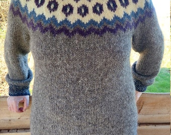 Pull en laine islandaise Grábrók - Design unique par Guddawool - Fabriqué à la main en Islande