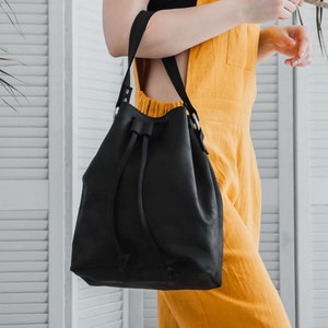 Benutzerdefinierte Leder Kordelzug Tasche, Leder Beuteltasche Frauen, Kordelzug Beutel Tasche, Kordelzug Schultertasche, lässige Ledertasche, Damenhandtasche