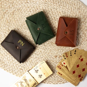 Leder Spielkartenetui, personalisiertes Spielkartenetui, Lederkartenetui, monogrammierte Spielkarte und benutzerdefinierte Hülle