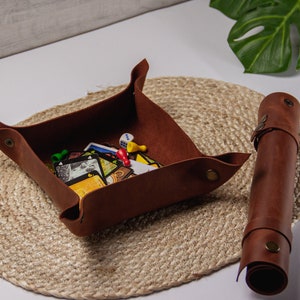 Leather valet tray for men,Dice rolling tray leather,RPG dice tray,Dice tray dnd leather,Personalized dnd gifts,Personalized catchall tray