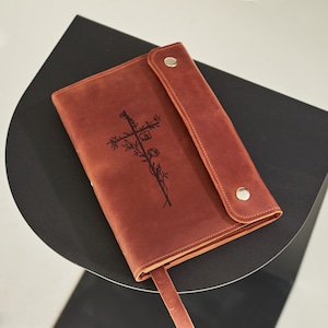 Personalized leather bible cover, Monogrammed bible case, Engraved leather bible cover, Leather bible cover with pocket, Custom bible cover