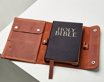 Benutzerdefinierte Lederbibelhülle, Monogramm-Bibelhülle, Bibelhülle mit Taschen, Bibelschutz, handgefertigte Lederbibelhülle, Bibelhülle