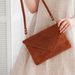 Pochette enveloppe en cuir, pochette en cuir, pochette pour femme, pochette en cuir marron, pochette enveloppe personnalisée, pochette