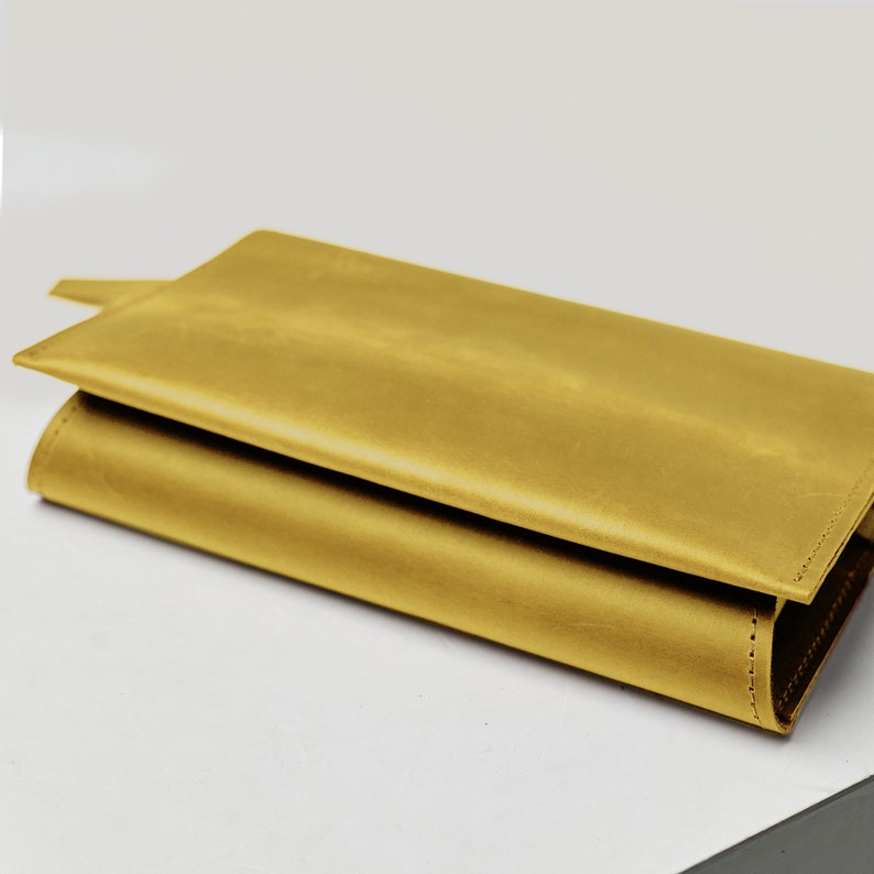Lederbucheinband individuell, Lederbucheinband mit Gravur, Lederbuchhülle, Personalisierter Buchhalter, Lederbuchhülle, Handgefertigter Bucheinband Bild 11