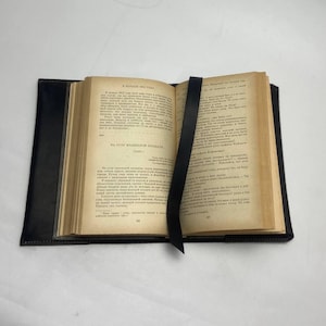 Lederbucheinband individuell, Lederbucheinband mit Gravur, Lederbuchhülle, Personalisierter Buchhalter, Lederbuchhülle, Handgefertigter Bucheinband Bild 9