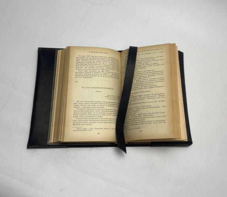 Lederbucheinband individuell, Lederbucheinband mit Gravur, Lederbuchhülle, Personalisierter Buchhalter, Lederbuchhülle, Handgefertigter Bucheinband Bild 9