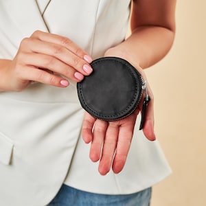 Personalized leather round coin purse, Handmade round coin wallet, Round genuine leather wallet, Round coin pouch leather image 2