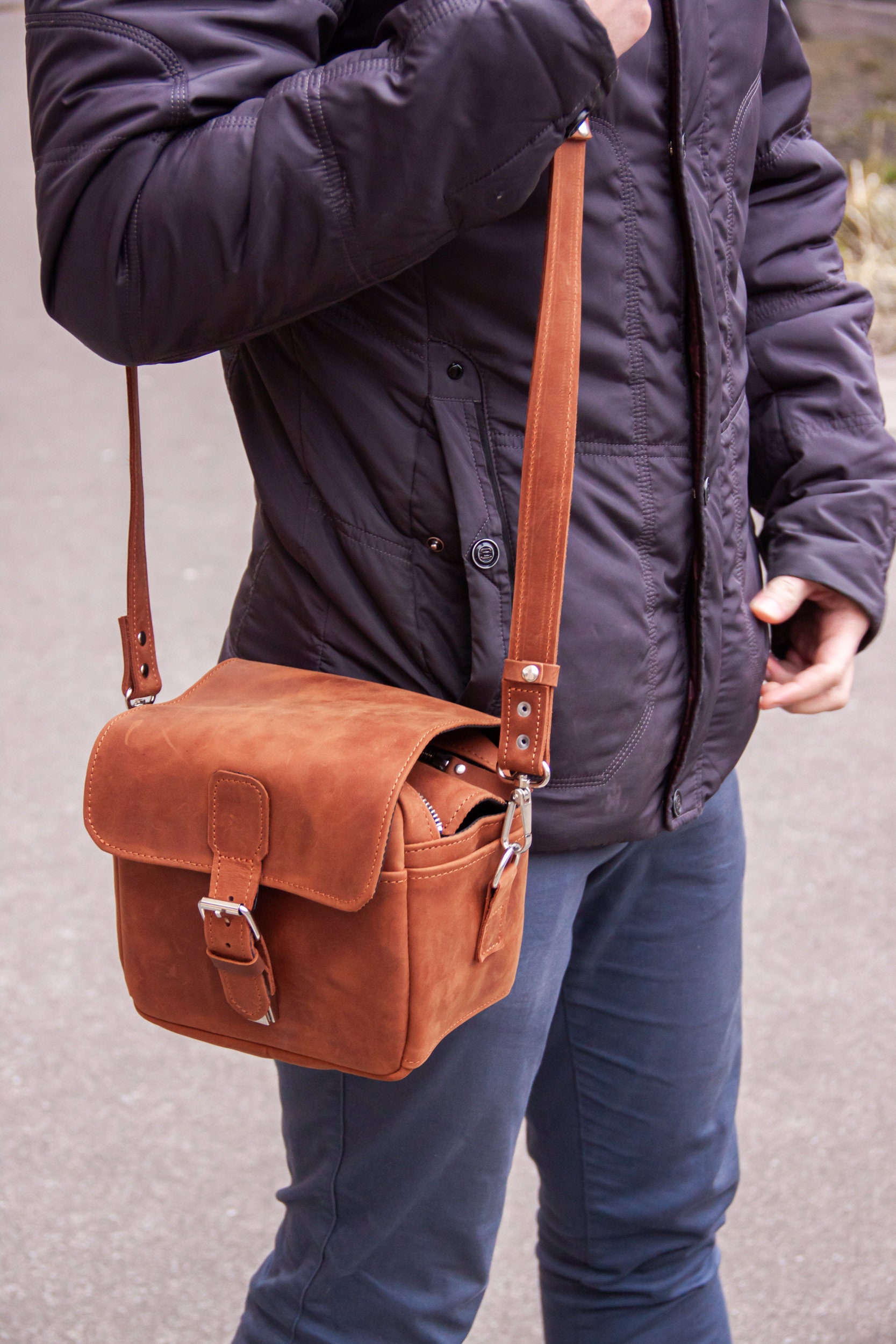 Monogram Leather Camera Bag レザー カメラバッグ Engraved Leather Camera Bag, Customized Camera Bag