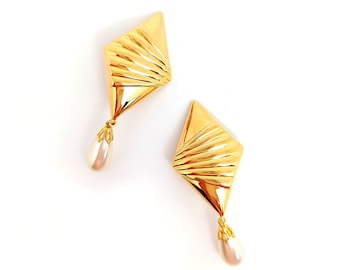 Vintage earrings with clip closure. Pendientes vintage con cierre de clip