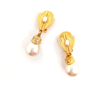 Vintage earrings with clip closure. Pendientes vintage con cierre de clip