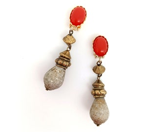 Vintage earrings with clip closure. Pendientes vintage con cierre de clip