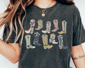 Cowgirl Boots Shirt Cute Country Shirts Cowgirl Comfort Colors Shirt Western Country Concert Tee Western Graphic Tee for Women Graphic Tee