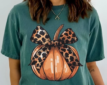 Retro Halloween Comfort Colors Shirt, Halloween Pumpkin Bow Shirt, Vintage Halloween Pumpkin Coquette Shirt, Cute Fall Shirt, Spooky Season