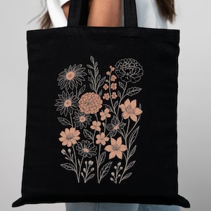 Vintage Pressed Flowers Tote Bag Botanical Floral Canvas Tote Bag Boho Cottagecore Book Bag Wildflowers Floral Womens Gift for Gardener Gift