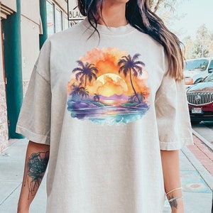 Maglietta estiva retrò con tramonto tropicale, maglietta da spiaggia con palme vintage e acquerello colorato, colori comodi, maglietta naturalistica, graziosa maglietta grafica unisex