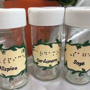 Cadeaux en braille, produits en braille, pots d'épices en braille, peints à la main, braille à POINTS EN REVUE, PAS un autocollant sur l'étiquette- ***réduction sur la quantité