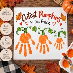 以下が含まれることがあります： Cutest Pumpkins in the Patchというオレンジと黒の文字、緑の蔓に繋がった3つのオレンジ色の手形カボチャが描かれた白い紙のクラフトテンプレート。サイズは21.6cm x 27.9cmで、すぐにダウンロード可能です。