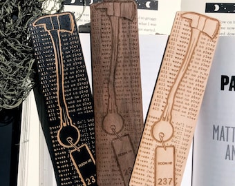Marcador de madera brillante King of Horror Woodmark